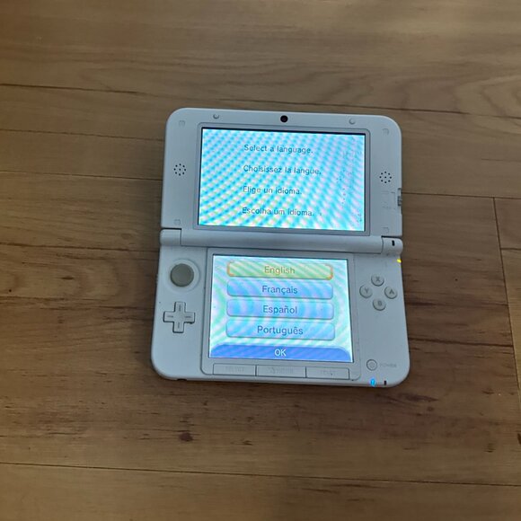 Nintendo 3DS XL Yoshi Special Edition Console US Model - Not For Sale! - Picture 8 of 9